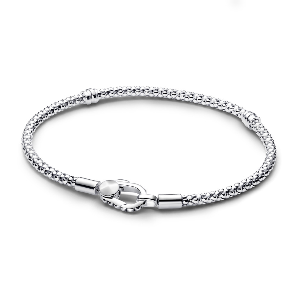 593681C00.621629934 Bracciale Maglia Geometrica con Chiusura a Moschettome »